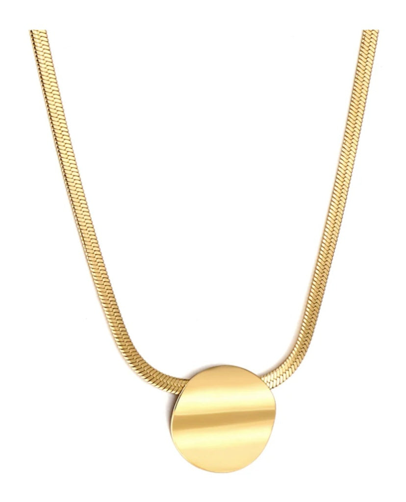Ola Round Pendant Necklace