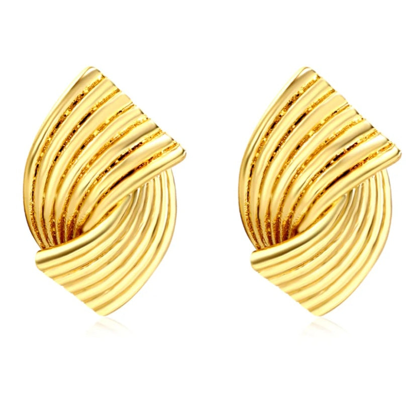 Okee Curved Ridged Earrings