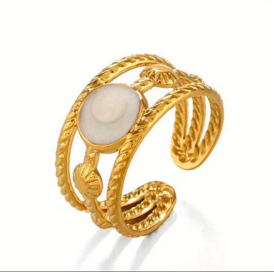 Rue Resin Ring