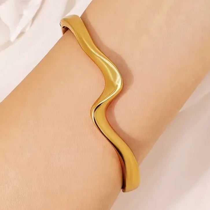 Rumia Geometric Bracelet | 18K Gold Plated