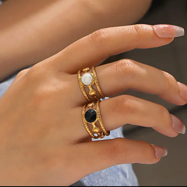 Rue Resin Ring