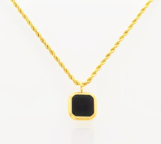 Ruyel Resin Necklace